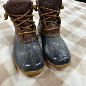 Sperry Brown and Navy Rain and Snow Boots with Rubber Sole and Lace-up Style